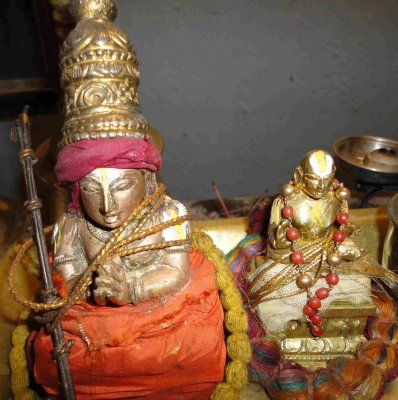 Sri Bhasyakarar and Swami Desikan.jpg