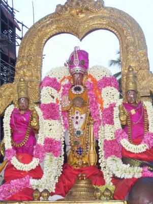 Vijayaragavan Veethi Purappadu1.jpg