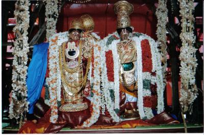 SrI ANDAL and Her Lord sporting the nUtana muththangi