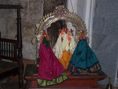 Uthsavar Janardhana with Ubhaya Nachiyars