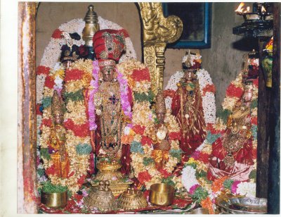 Kanchi - serthi perarulalan with perundevi thayar