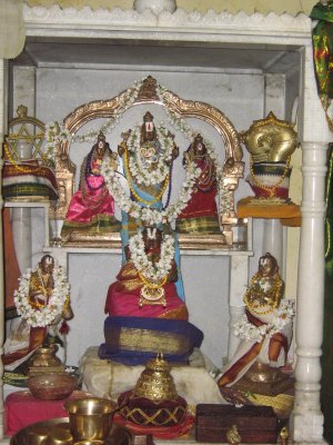 Sannidhi of Sri Bhoo Devi samedha Srinivasar,Ananth alwan in Left. Udayvar in middle and Madhurakavi alwar in right