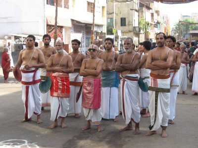 09-Partha Utsavam.Day 1.Morning.Veda Parayanam Goshti.jpg