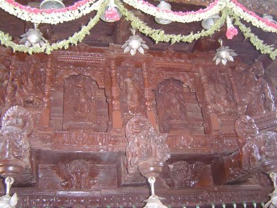 29-Parthasarathy Utsavam.Day 07.Ther.Intricate carvings on the side of the Ther.JPG