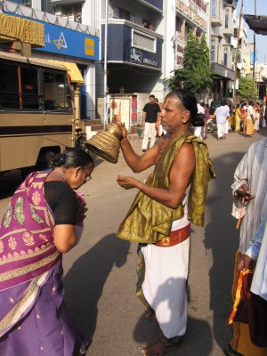 05-Parthasarathy Utsavam.Day 08.Vennai Thaazhi Kannan.jpg