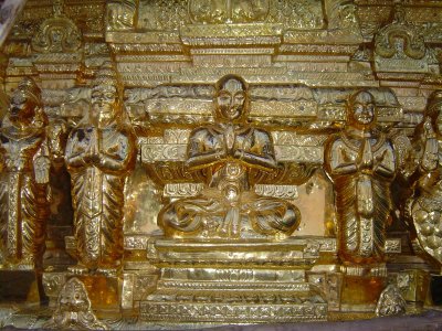 02-Sriperumbudur Samprokshanam 2008.Swami Vimanam.Close view of eastern side.jpg