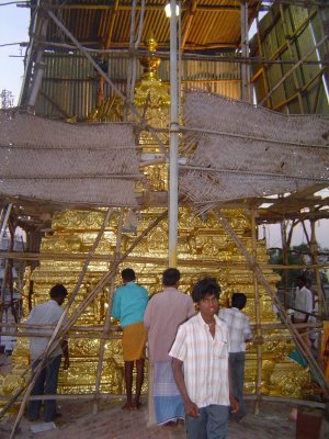 04-Sriperumbudur Samprokshanam 2008.Swami Vimanam.Work in Progress on South side.jpg