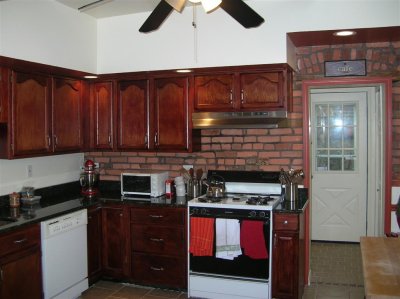 Kitchen 006 (Large).jpg