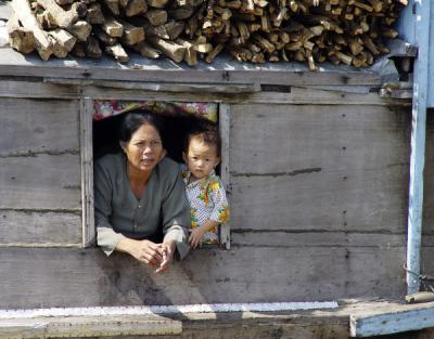 g3/95/656095/3/58548446.BoatPeople.jpg