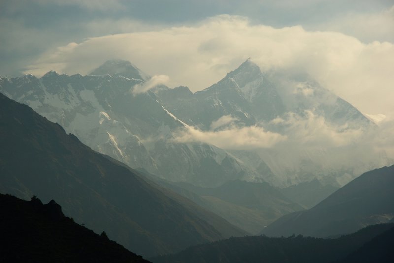 First view of Everest (skyline left)