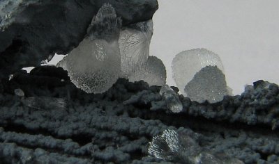 Smithsonite on Coronadite Detail