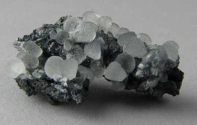 Smithsonite on Coronadite