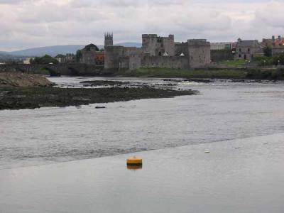 King Johns Castle in background