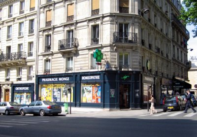 Drug store on rue Monge