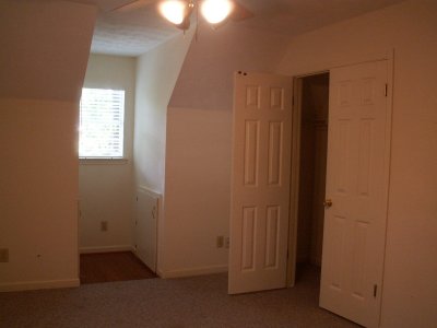 upstairs_bedroom1right