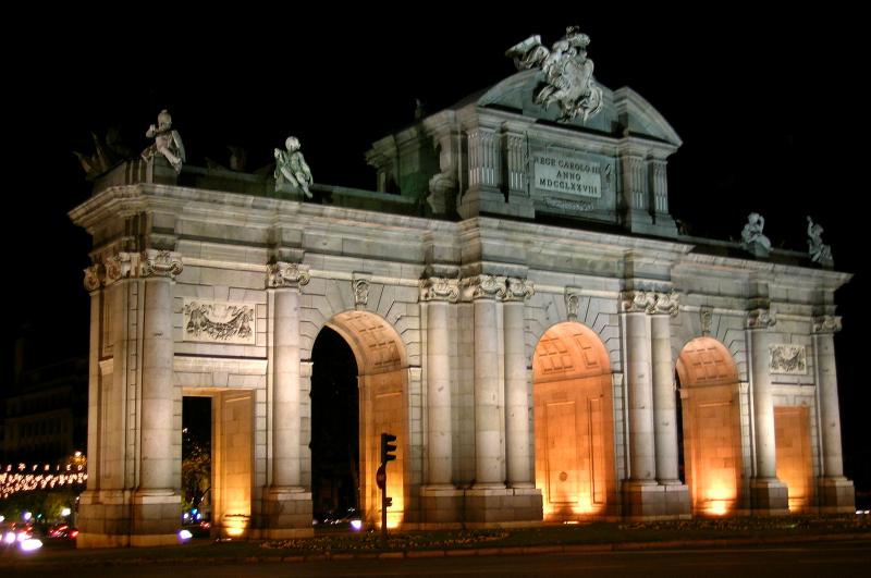 Mirala, Mirala..... La Puerta de Alcal