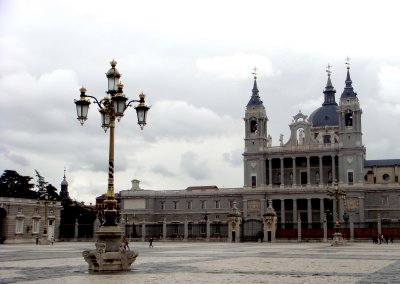 Plaza de la Armera - Catedral de La Almudena