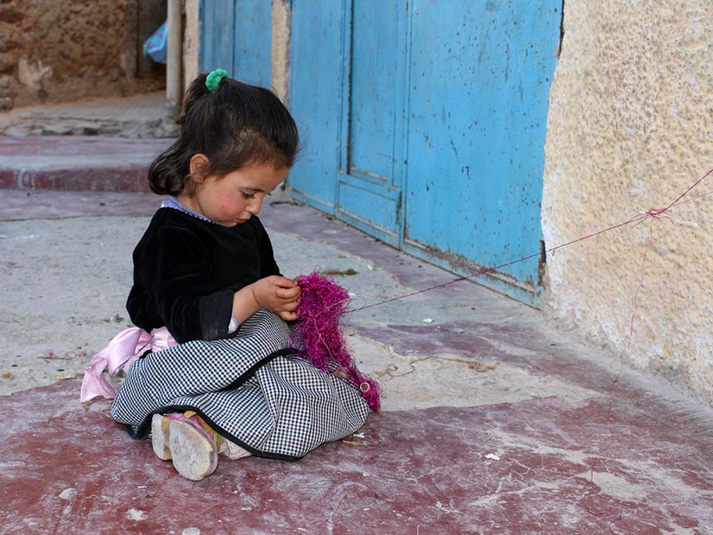 La petite fille au travail