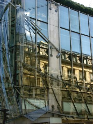 REFLECTION ON THE  DRUGSTORE PUBLICIS