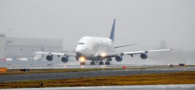 Boeing N747BC Dreamlifter lifting off