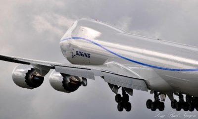 Graceful shape and lines on 747-8F