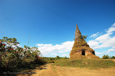 Phra That Phoon, Lanka style stupa, Muang Khoon.