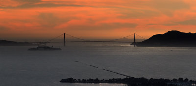 Golden Gate Bridge (dusk)