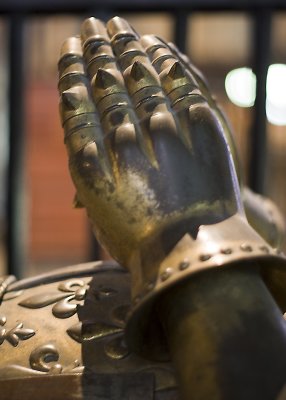 The Black Prince's gauntlets