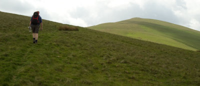 Towards the summit of Longlands Fell