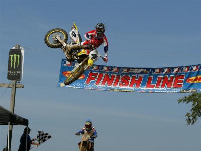 g3/97/326897/3/52713343.2005BestofMXNationalsRedBud101EOS1D3D9F0410RickyCarmichaelRedBud.jpg