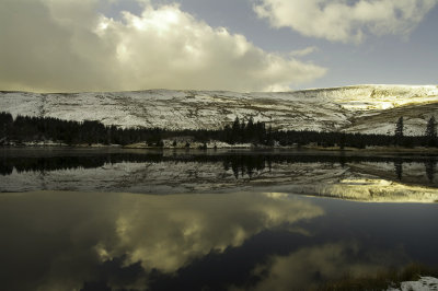 wintery scene brecon and reservoir
