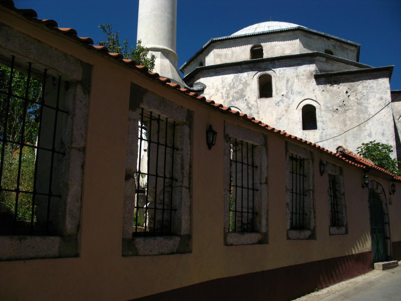 Old courtyard wall adjacent Sinan Pasha