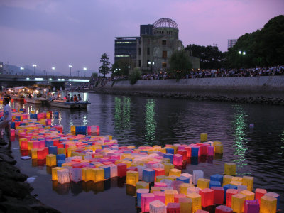 Glowing lanterns in front of the Genbaku Dōmu