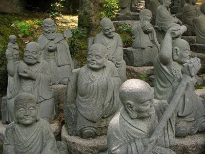 Group of Rakan statues
