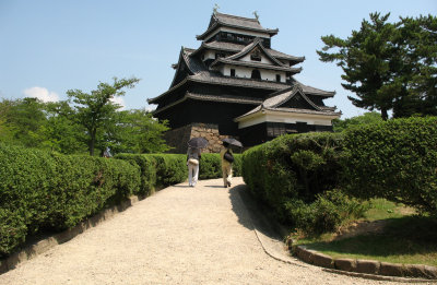 Entering the Hon-maru of the castle
