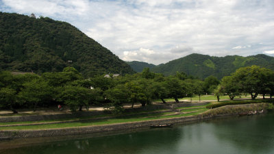 Nishiki-gawa and surrounding scenery