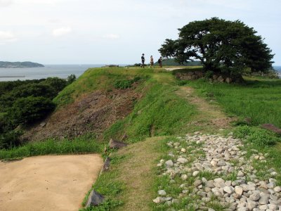 View across the former walls to the Tenshu-ato