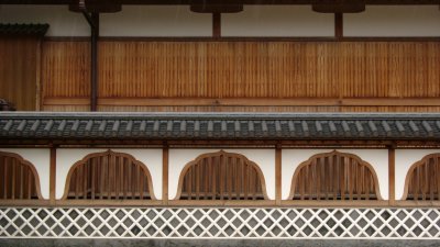 Honmaru-goten exterior detail