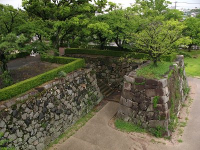 Old foundations beside the Tenshu-dai