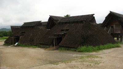 Low-lying huts in Kurato-ichi