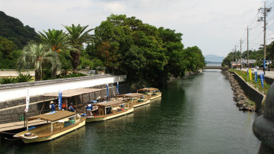 Sightseeing boats outside the former castle district