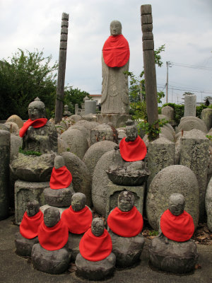 Group of Jizō statues at Chōju-ji