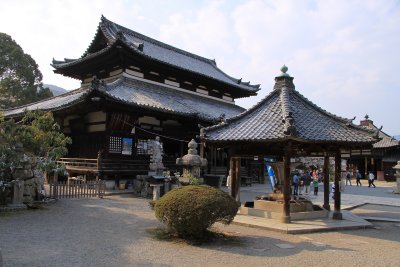 Kannon-dō and pavilion