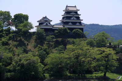 Restored hilltop donjon of Ōzu-jō