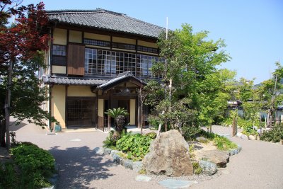 Old villa beside the Minami-sumi-yagura