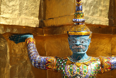 Figure in the Wat Phra Kaew complex