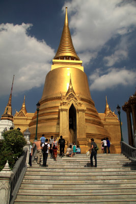 Golden stupa of Phra Siratana Chedi