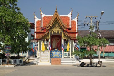 Temple pavilion in Damnoen Saduak