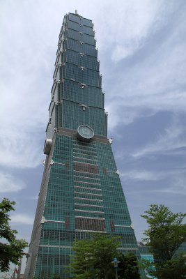 Blue skies behind the Taipei 101