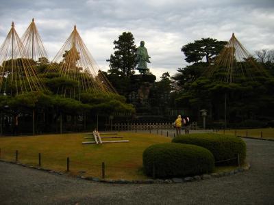 Statue of Prince Yamato Takeru in Kenroku-en